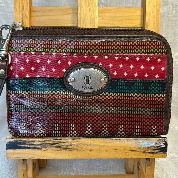 Fossil Handbags - Fossil almost NEW leather wallet zip around wallet wristlet